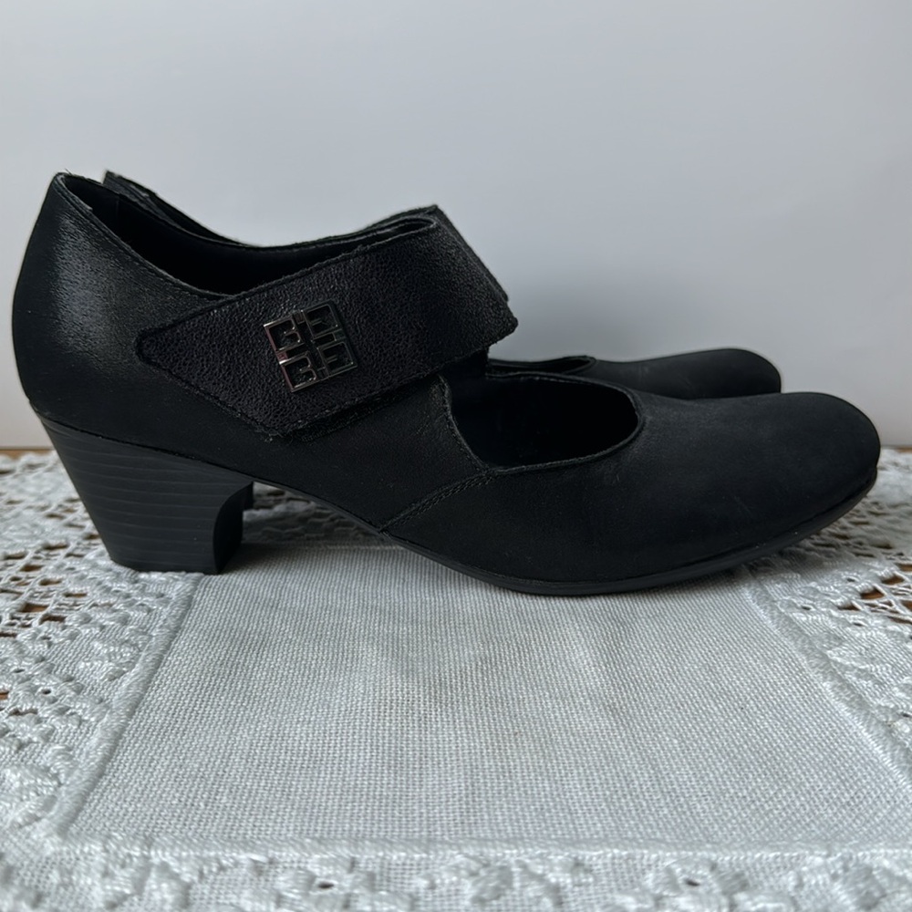 Rieker Black Size 41 with 2” Heal - Picture 5 of 8